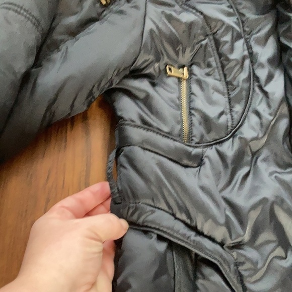 Andrew Marc longer length black coat size medium - Picture 10 of 10